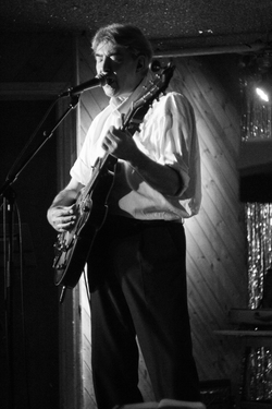 20191026_PatFish_8674_MothClub26102019_EGabrielEdvy