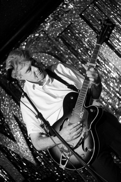20191026_PatFish_8711_MothClub26102019_EGabrielEdvy